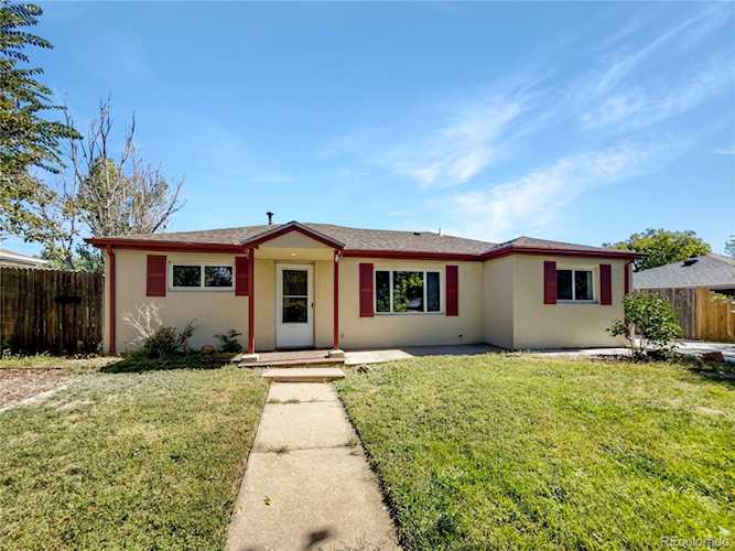 9390 Lilly Ct Thornton, CO 80229