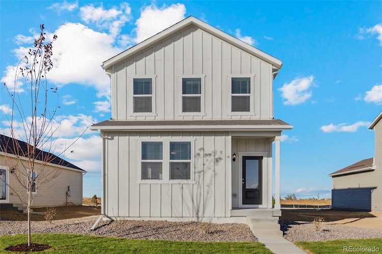 3072 Oxley St Strasburg, CO 80136