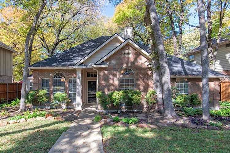817 Singing Hills Drive Garland, TX 75044