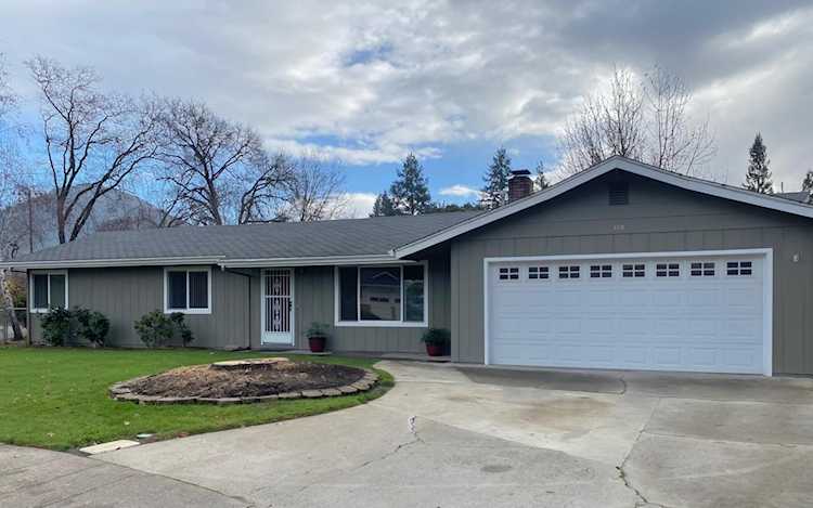 118 Hickory Dr Rogue River, OR 97537