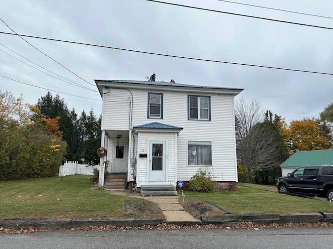 25 Green St Norway, ME 04268