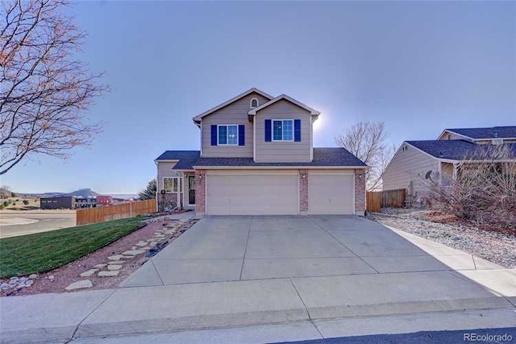 561 Branding Iron Ln Castle Rock, CO 80104
