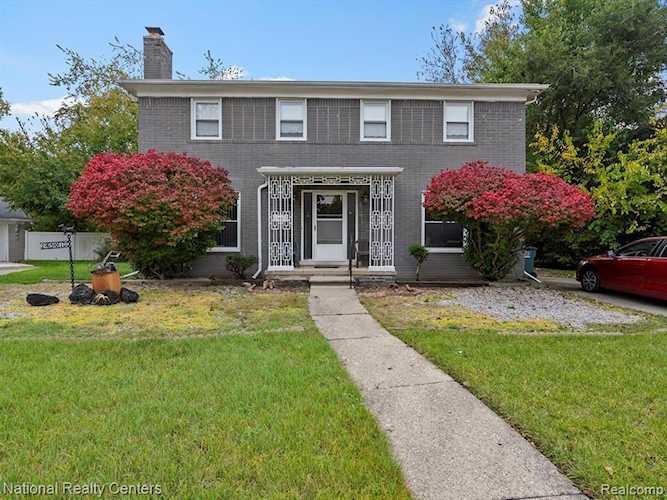 24501 Seneca St Oak Park, MI 48237