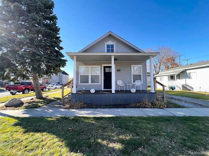 901 Michigan St Port Huron, MI 48060