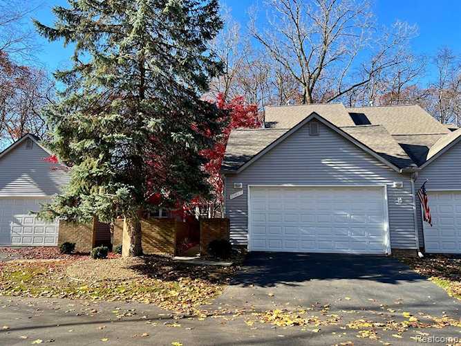 23067 Farmington Rd Farmington, MI 48336