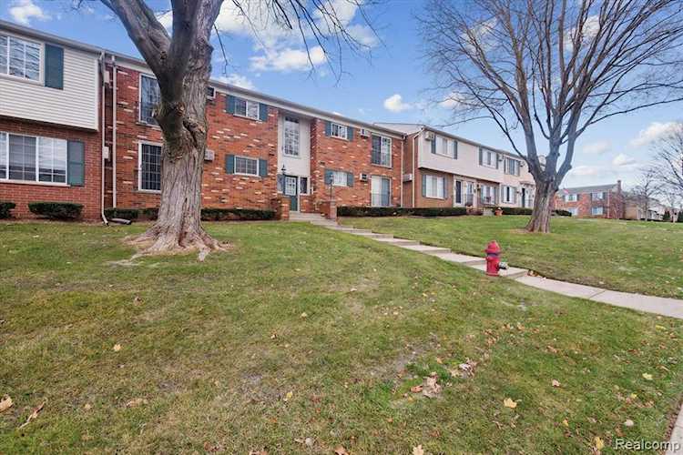 465 Miller Ave Rochester, MI 48307