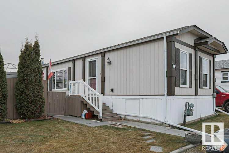 111 Springfield Crescent Spruce Grove, AB T7X 3H9