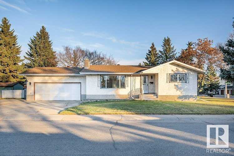 3 Granville Crescent Sherwood Park, AB T8A 3B9