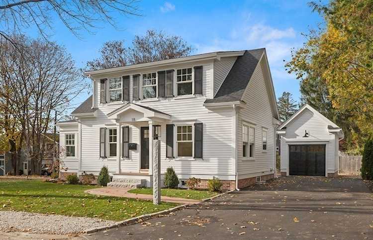 18 Rawson Ave Newburyport, MA 01950