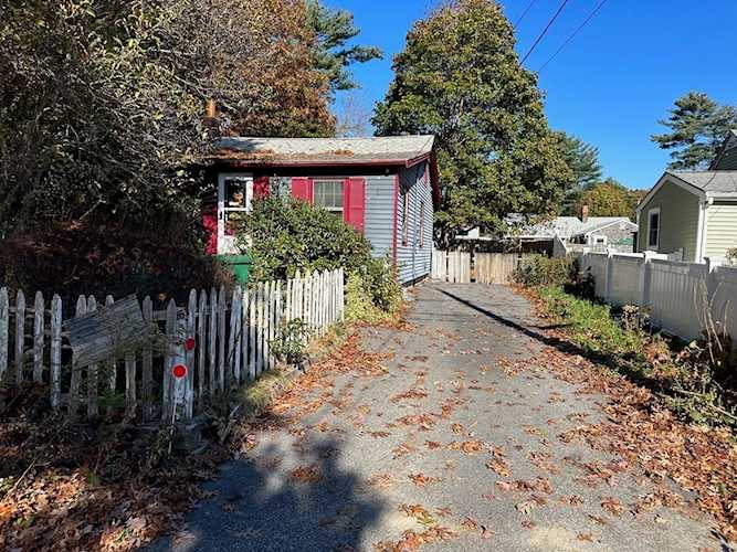 6 Belle Rd Pembroke, MA 02359