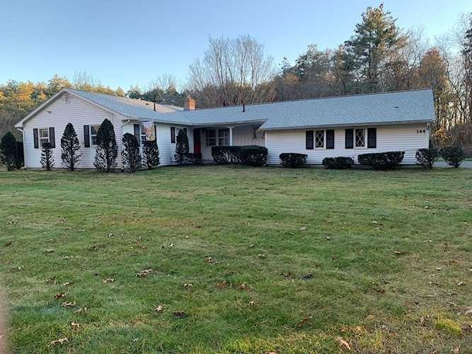 144 Harvard Rd Stow, MA 01775