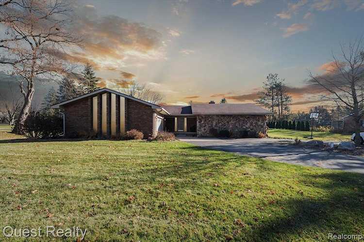 30540 Martindale Rd New Hudson, MI 48165