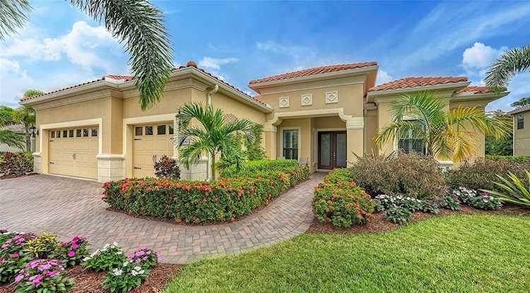 8240 Larkspur CIRCLE Sarasota, FL 34241
