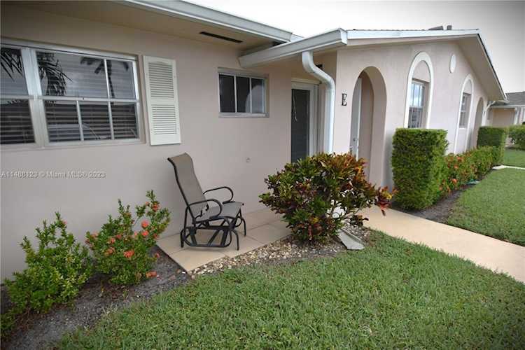 2700 Dudley Dr East #E West Palm Beach, FL 33415