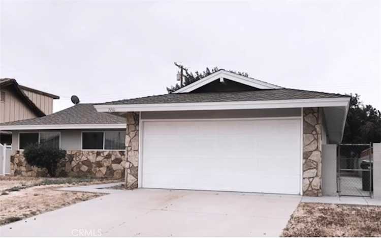 1530 W Kildare St Lancaster, CA 93534