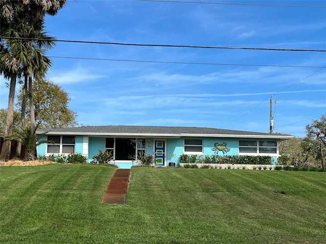 2211 Saxon Dr New Smyrna Beach, FL 32169