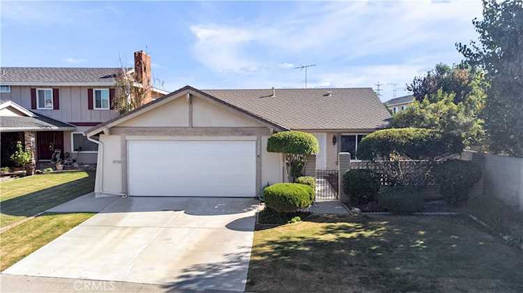7672 El Lobo Circle Cerritos, CA 90623