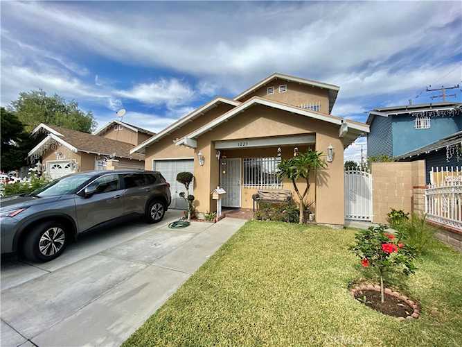 1223 E 96th St Los Angeles, CA 90002