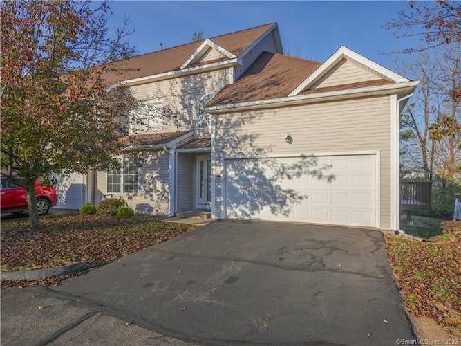 208 Garden Circle #208 South Windsor, CT 06074