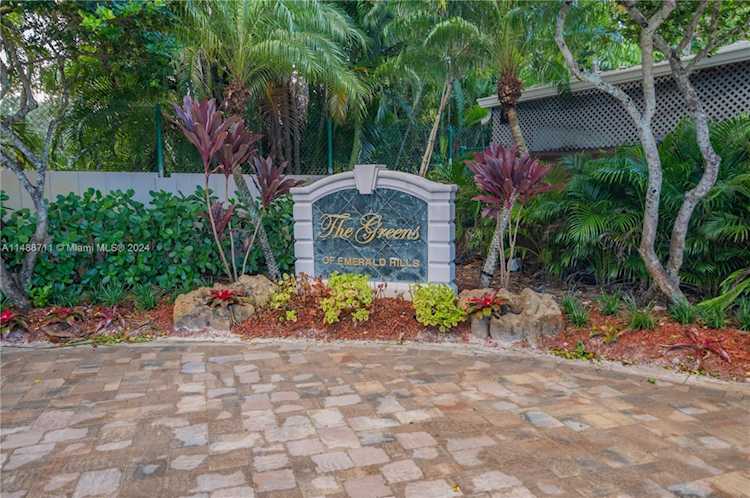 36 Eastmont Rd Hollywood, FL 33021