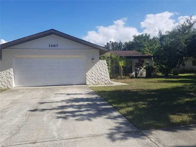 1267 Ranchwood Dr E Dunedin, FL 34698