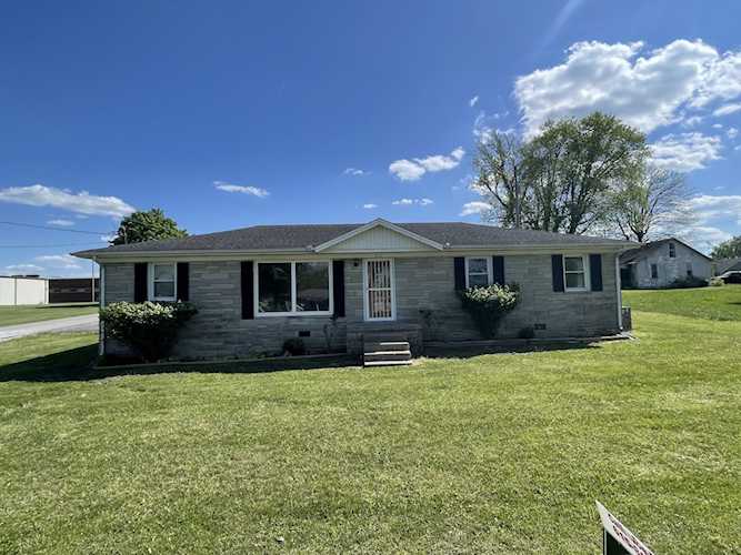 202 Galen Rd Lafayette, TN 37083