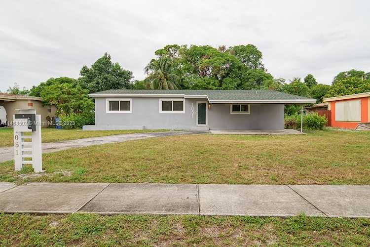 1051 Park Dr Fort Lauderdale, FL 33312