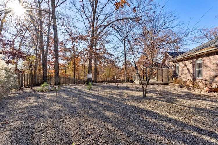 15 Sutherland Ln Bella Vista, AR 72714