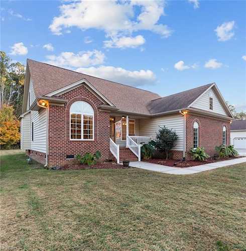 208 Hodges Cove Rd Yorktown, VA 23692