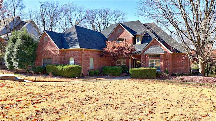 2775 N Timberglen Ln Fayetteville, AR 72701