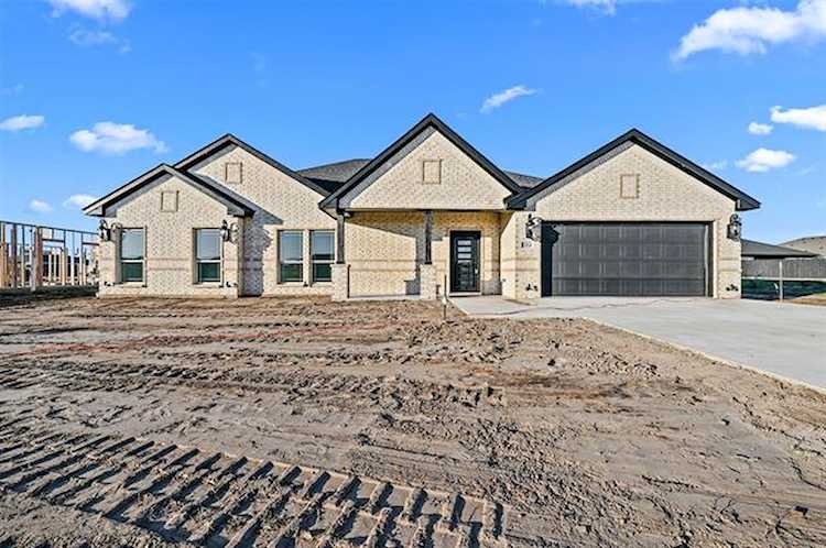 2214 Samuel Street Mabank, TX 75147