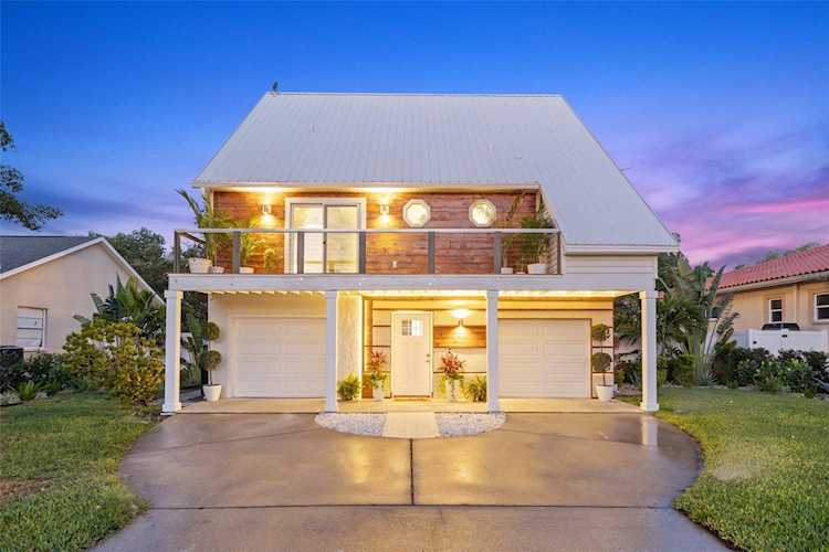 4162 Beach Dr SE St. Petersburg, FL 33705