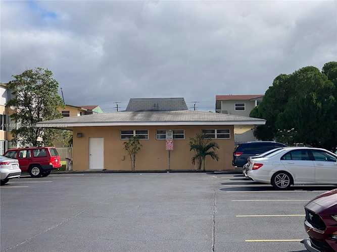 140 Royal Palm Rd #314-4 Hialeah Gardens, FL 33016