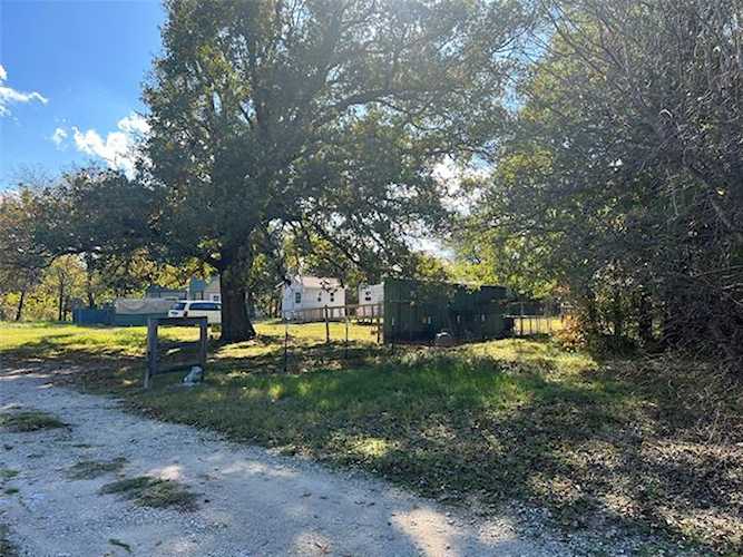 811 Vz County Road 3810 Wills Point, TX 75169