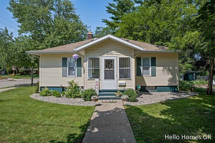 2941 SW Sanford Ave Grandville, MI 49418
