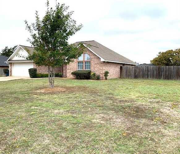 829 Greenwood Circle Lindale, TX 75771