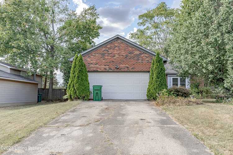 11315 Prince George Ct Louisville, KY 40241