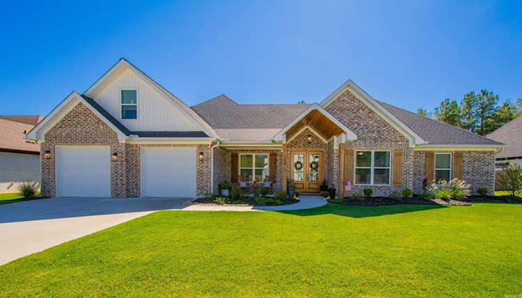 2929 Creekside Dr Alexander, AR 72022