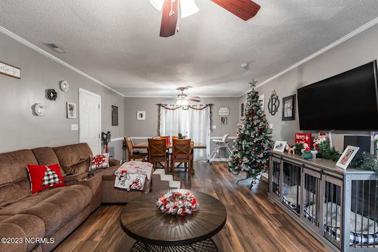 403 Sharon Way Jacksonville, NC 28546