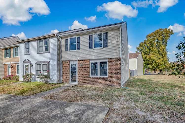 27 Rebecca Ct Hampton, VA 23666