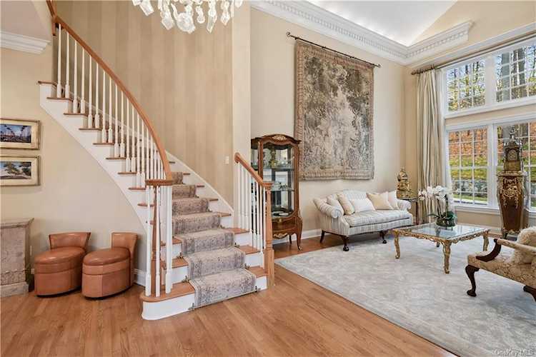 2 Shadow Tree Ln Briarcliff Manor, NY 10510