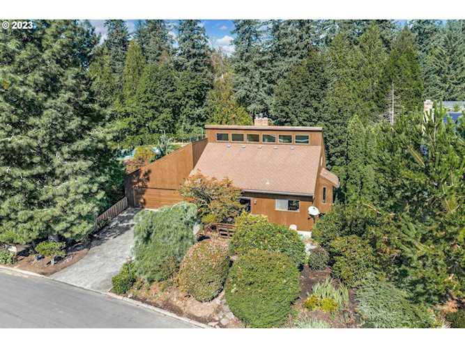 3809 SW 52nd PL Portland, OR 97221 | MLS 23521086 Photo 1