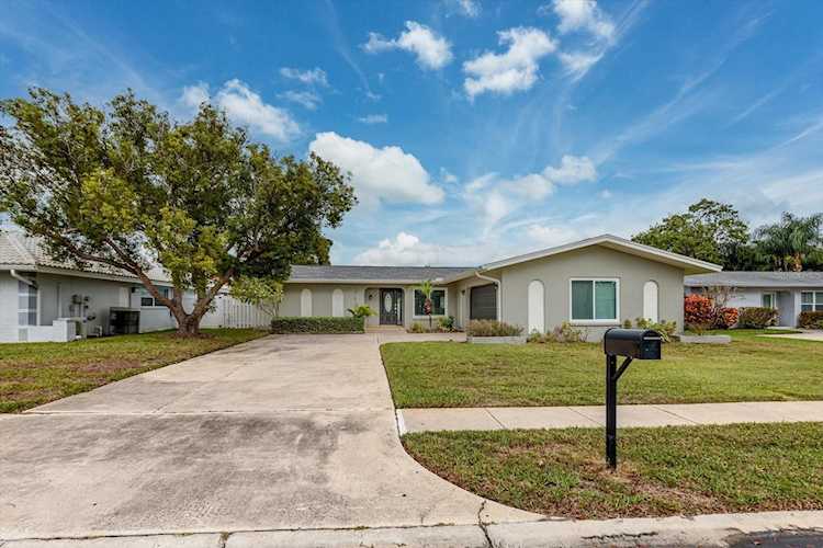 13151 87th PLACE Seminole, FL 33776