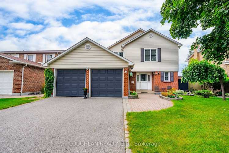 38 Colette Dr Whitby, ON L1N 6G7
