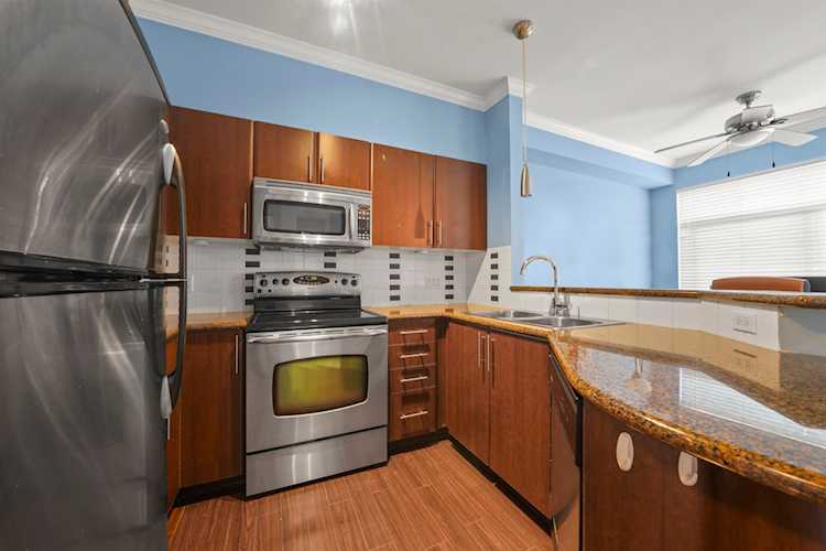 2330 Wilson Avenue #304 Port Coquitlam, BC V3C 1Z6