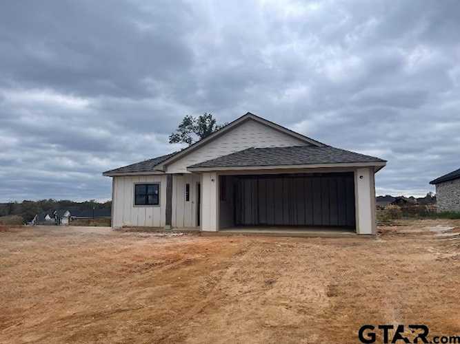 17405 Crossing Circle Lindale, TX 75771
