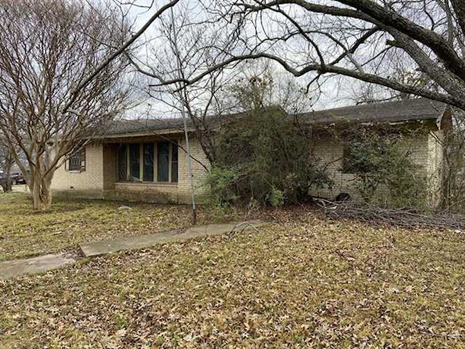 408 N GOWDY Whitewright, TX 75491