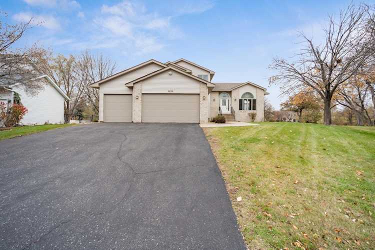 8770 Queens Gardens Brooklyn Park, MN 55443