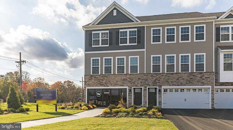414 Monte Farm Rd Mount Laurel, NJ 08054