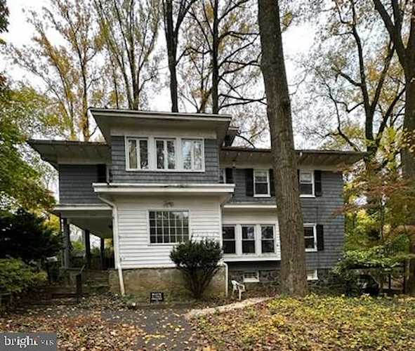 2802 Lawina Rd Baltimore, MD 21216